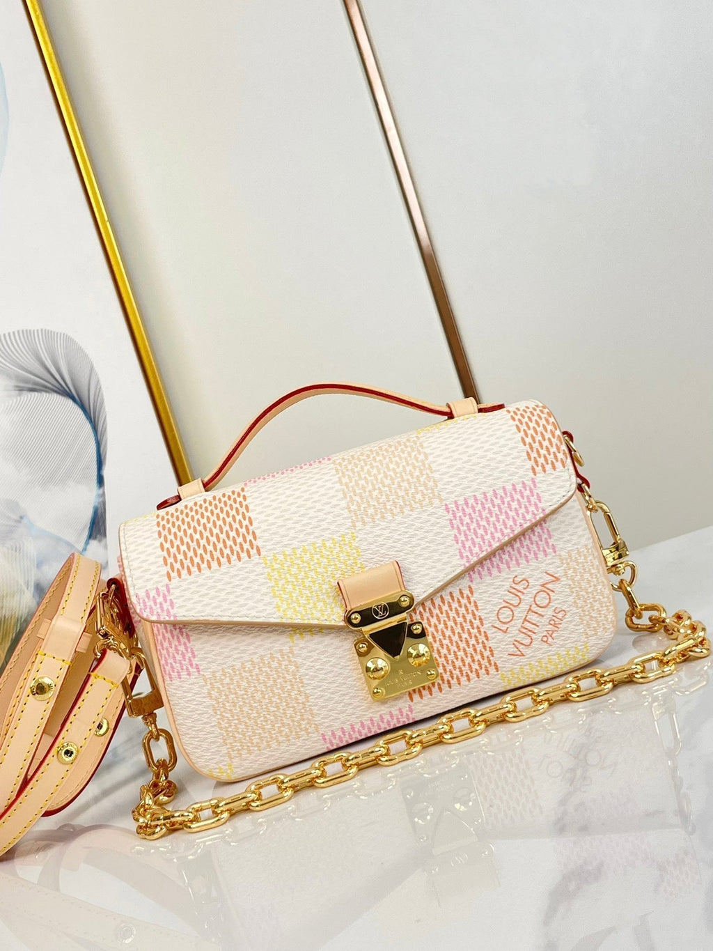 LOUIS VUITTON POCHETTE MÉTIS EAST WEST 21 IN PEACH DAMIER GIANT CANVAS GOLD HARDWARE