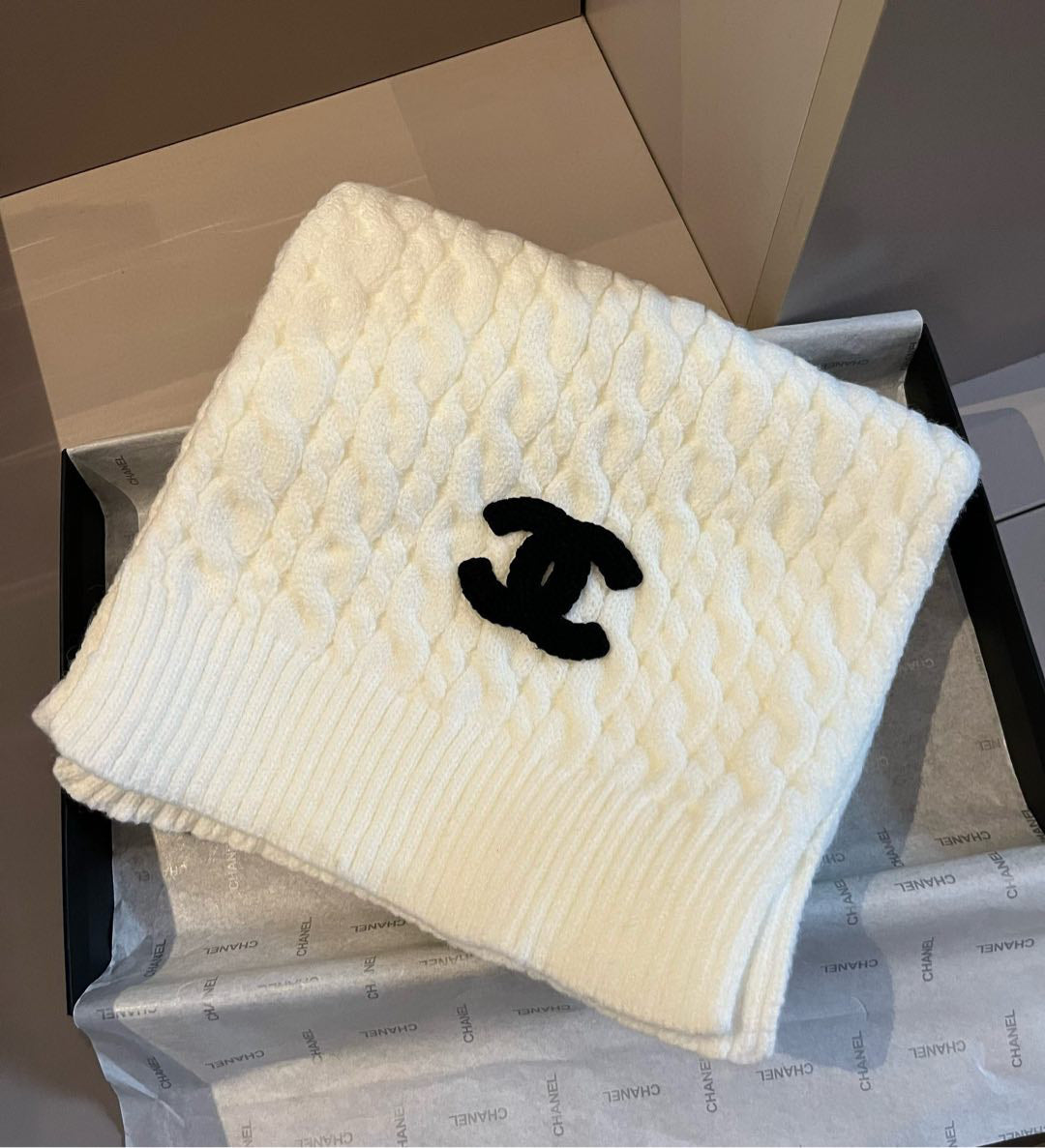 C/C 2-Piece Set Beanie and Scarf