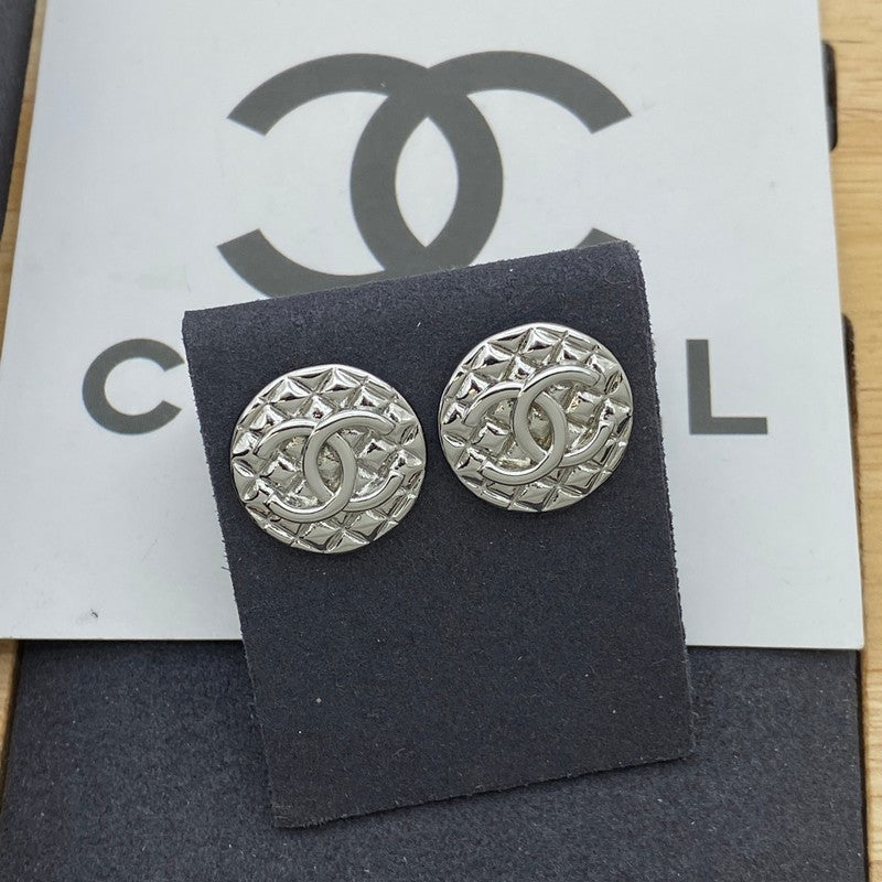 18K  Chanel Round White Gold Earrings