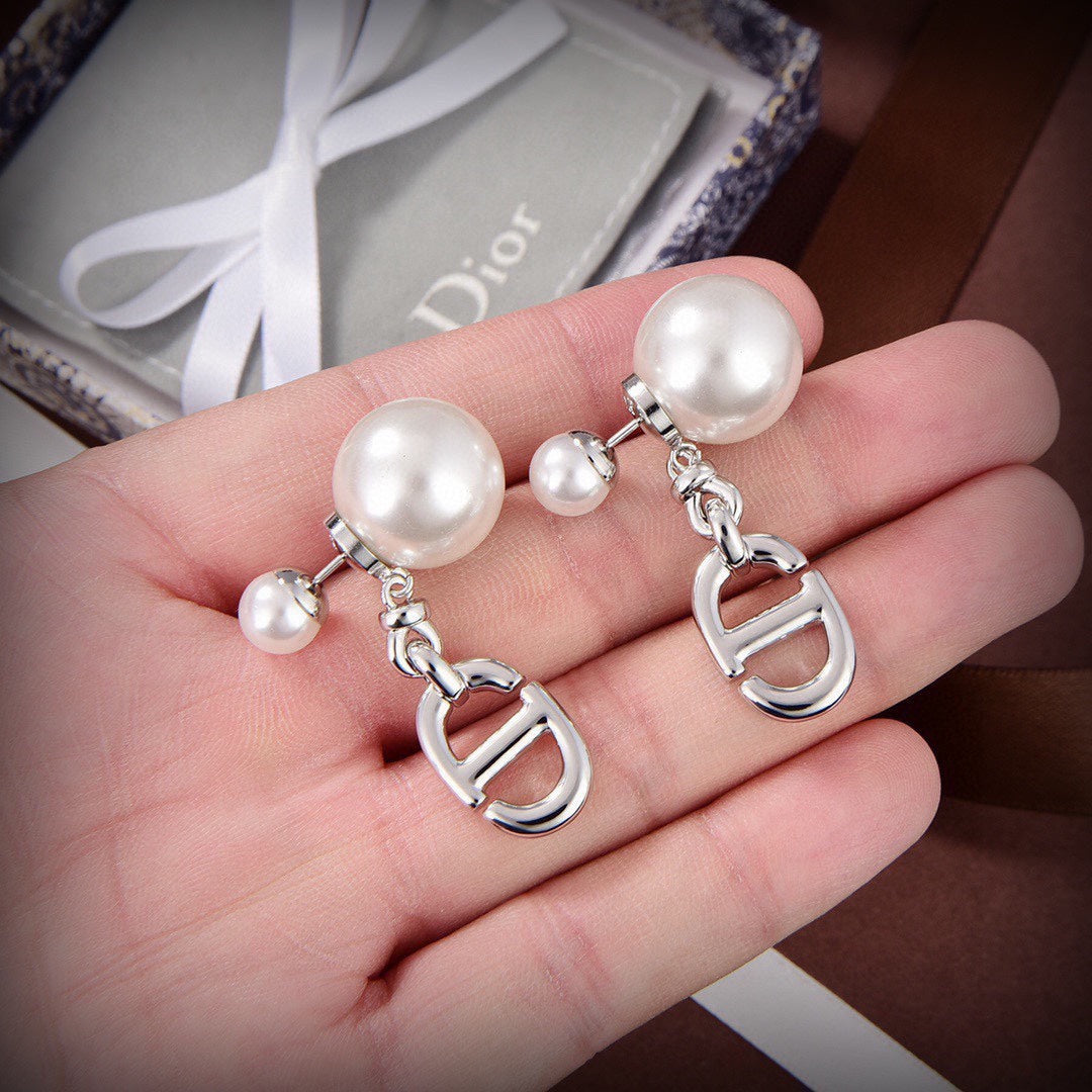 18K Dior 30 Montaigne Earrings