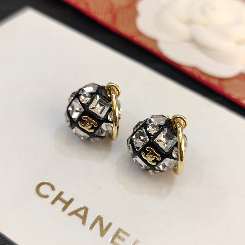 18K  Chanel Round Crystals Earrings
