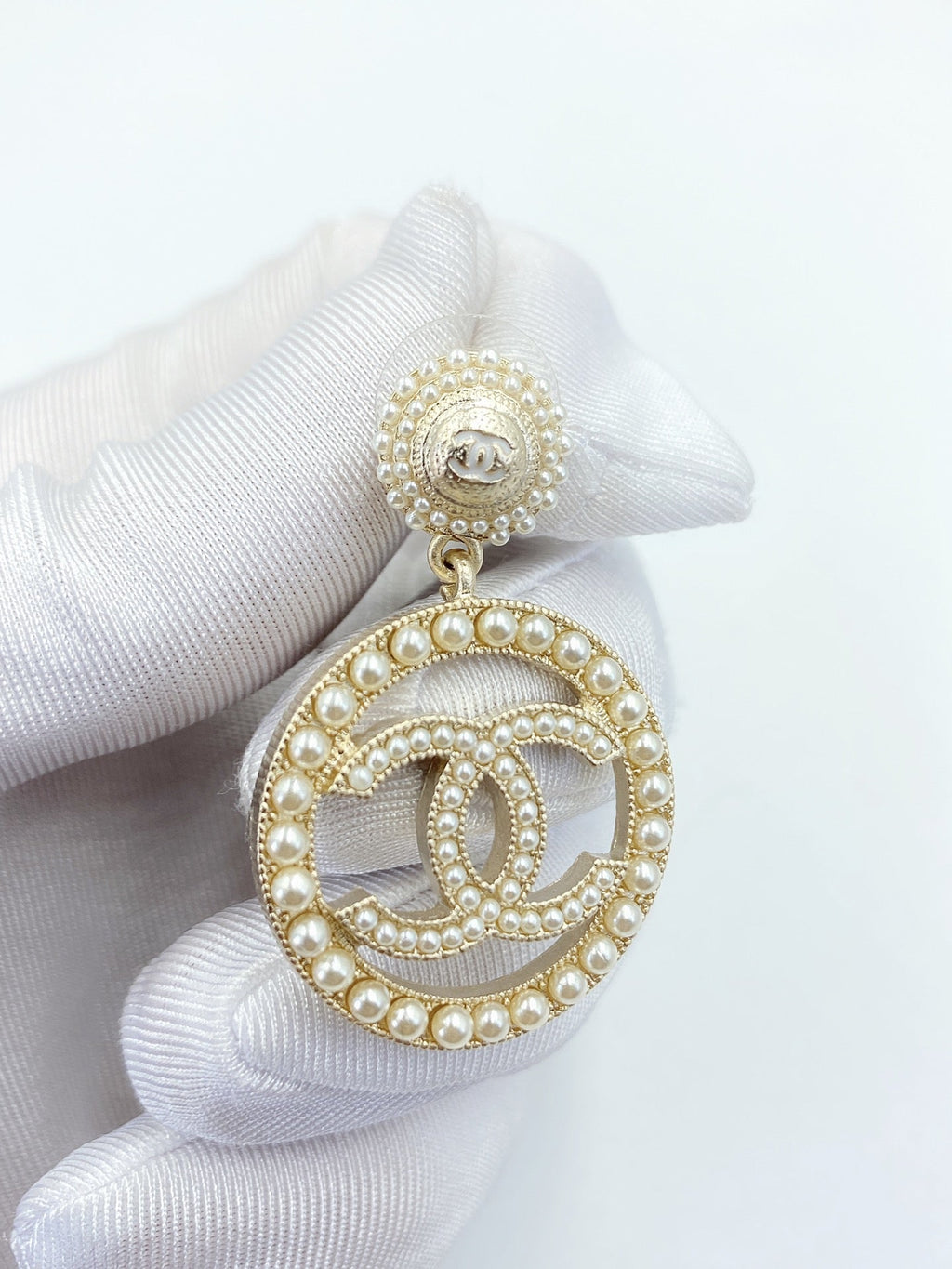 18K  Chanel Pearl Earrings