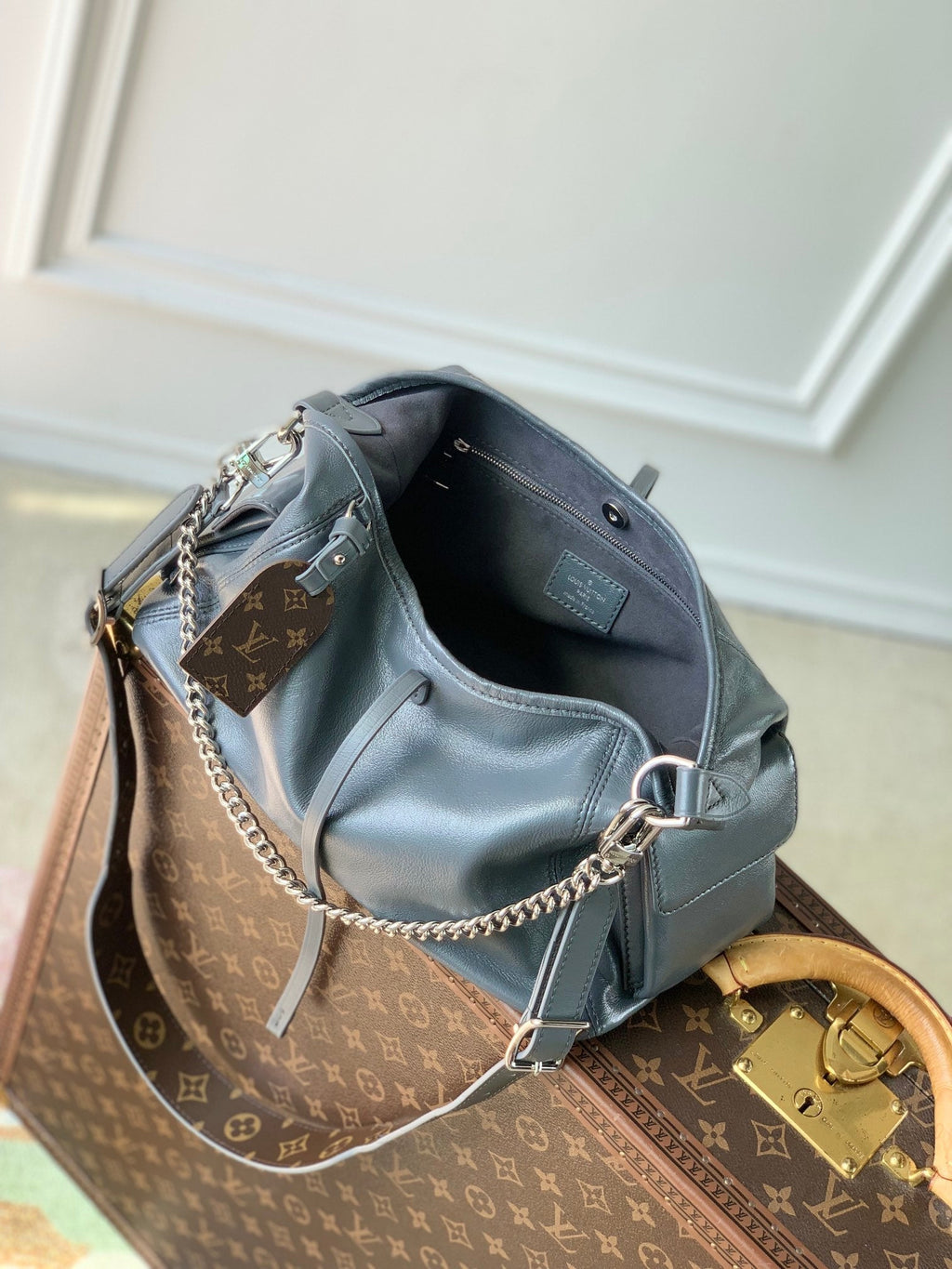 LOUIS VUITTON CARRYALL CARGO VIBE PM 33.5 IN GREY LAMBSKIN BROWN MONOGRAM TAG