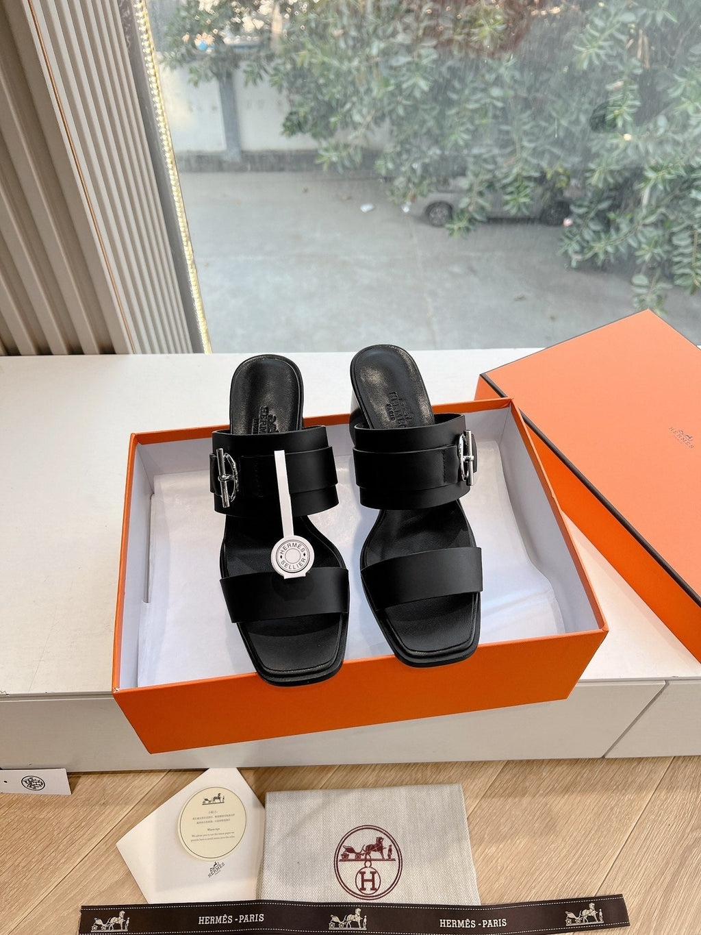 HERMES KUTE 60 SANDAL IN BLACK CALFSKIN