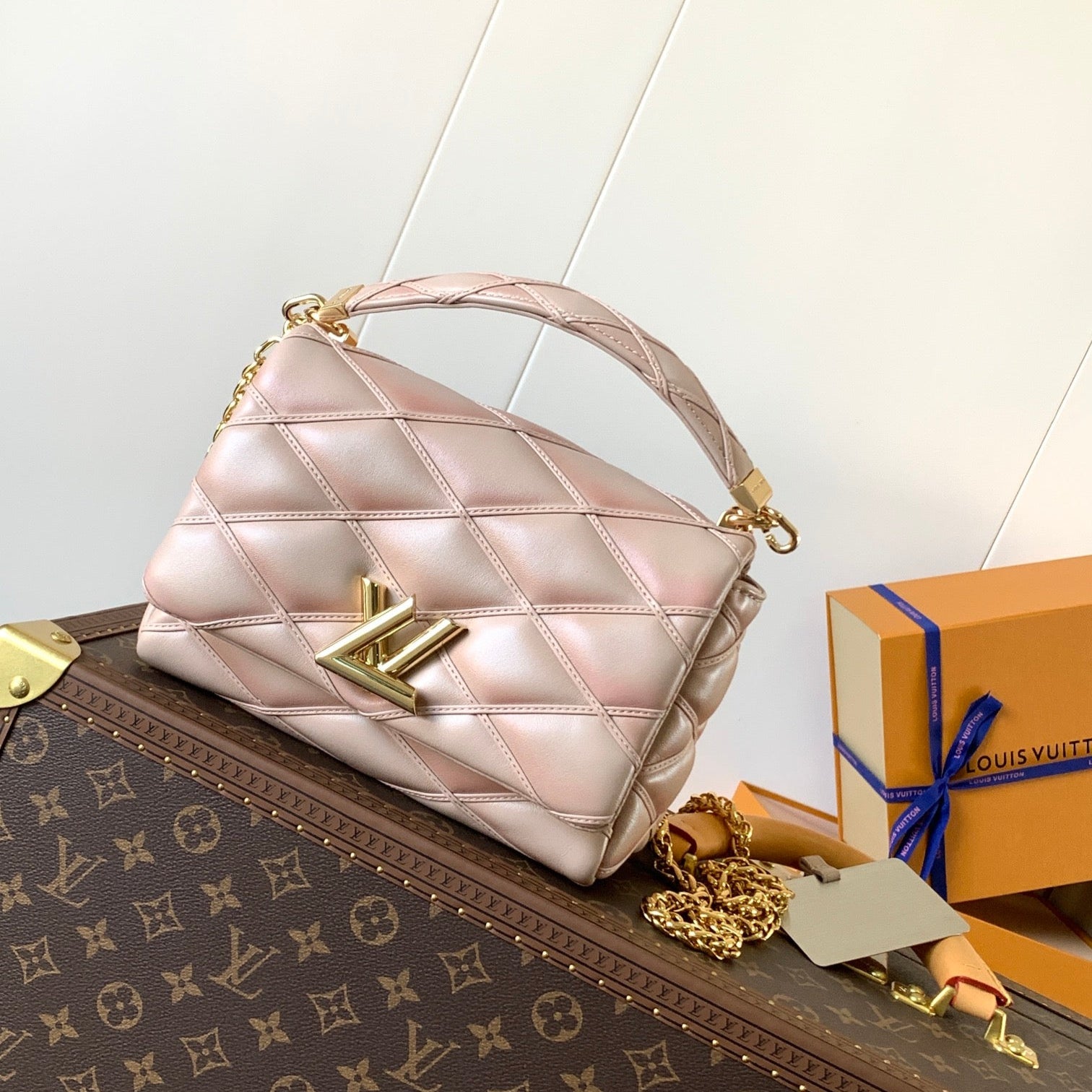 LOUIS VUITTON LV 25S GO-14 MM 23 IN LIGHT PINK QUILTED LAMBSKIN GOLD HARDWARE