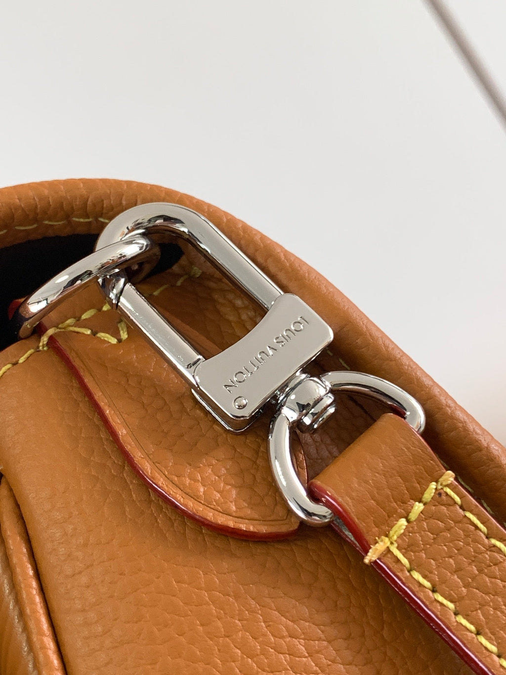 LOUIS VUITTON BUCI BAG 24 IN GOLD MIEL BROWN EPI GRAIN COWHIDE